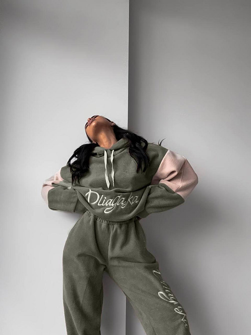 Жіночий теплий костюм з вишивкою Одеса - фото 1