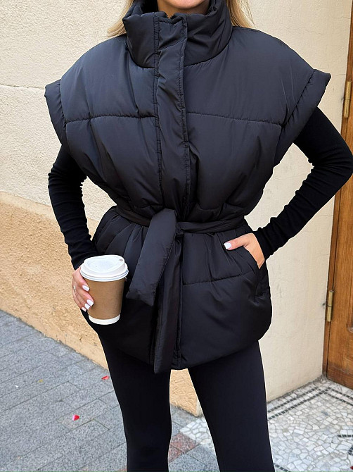 Жіноча тепла жилетка з поясом плащівка еммі на силіконі Чорний, 42/44 Одеса - фото 1