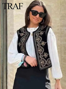 Жилет жіночий чорний вишитий розмір L Київ - фото 1