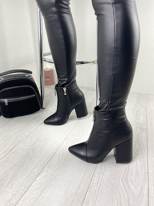 Стильні жіночі шкіряні демісезонні черевики на підборах 9 см. чорні (2725) р. 39, 40 / Черевики Коломыя - изображение 5