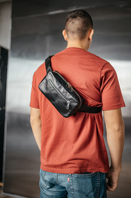 Чоловіча ламана, чоловікська сумка через плече з натуральної шкіри, вмістлена чорна сумка на поясMasterSem Київ - фото 3
