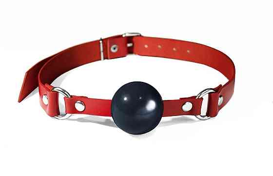 Кляп силіконовий Feral Feelings Silicon Ball Gag Red/Black, червоний ремінець, чорна кулька Sex Aura Київ