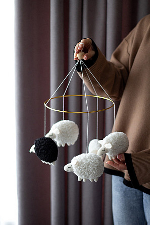 Детский музыкальный мобиль на кроватку для младенцев WooolyWool «Барашки» с 35 мелодиями Киев - изображение 2