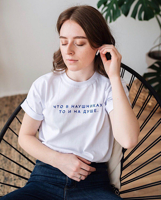 Белая женская футболка с рисунком Черновцы - изображение 2