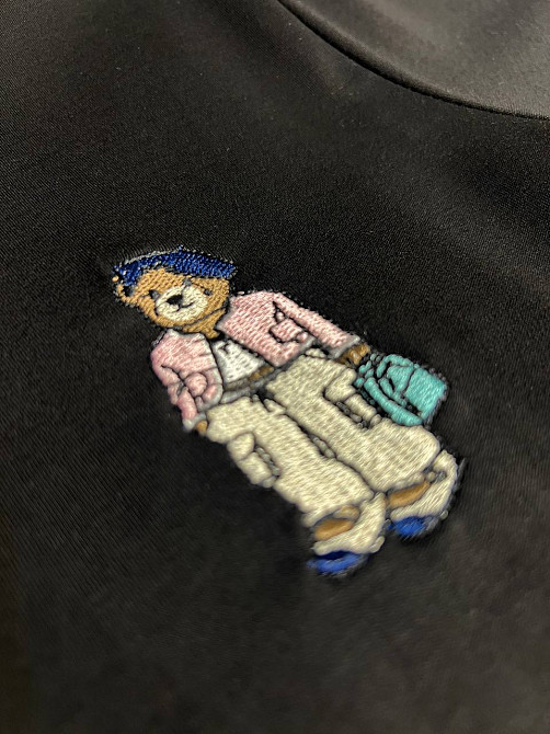 Футболка женская A-N 26001 базовая однотонная с небольшой вышивкой мишка впереди средняя длина one size, черный, one size Киев - изображение 2