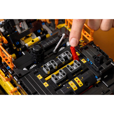 Конструктор LEGO Technic Екскаватор Volvo EC500 Hybrid (42215) Вінниця - фото 4