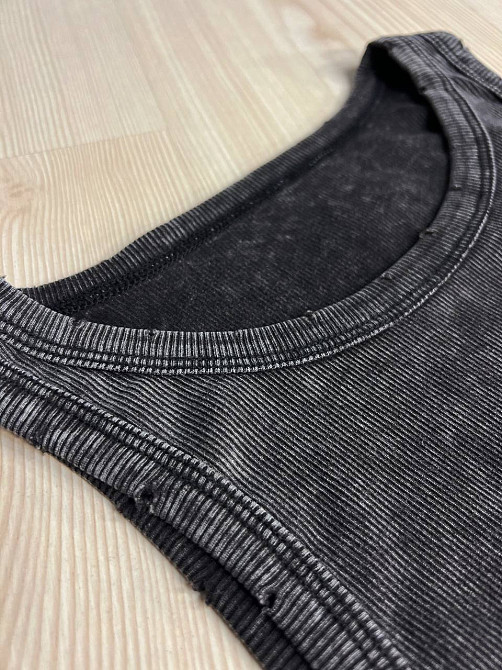 Майка жіноча A-N 2733 варена тай-дай у рубчик з порізаними швами, чорний, one size Київ - фото 7