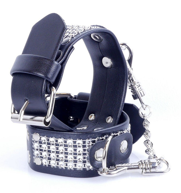 Наручники зі штучної шкіри з кристалами Fetish Boss Series - Handcuffs with cristals Silver, BS3300094 Sex Aura Київ - фото 4
