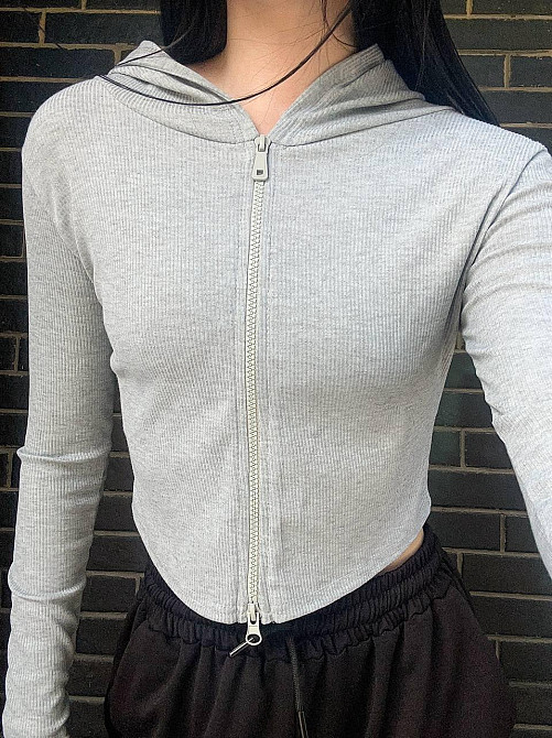 Жіночий укорочений топ із довгими рукавами та капюшоном на блискавці рубчик Одеса - фото 2