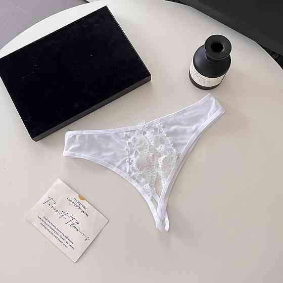 Трусики с разрезом и бусинами кружевные 42-44 белый Киев