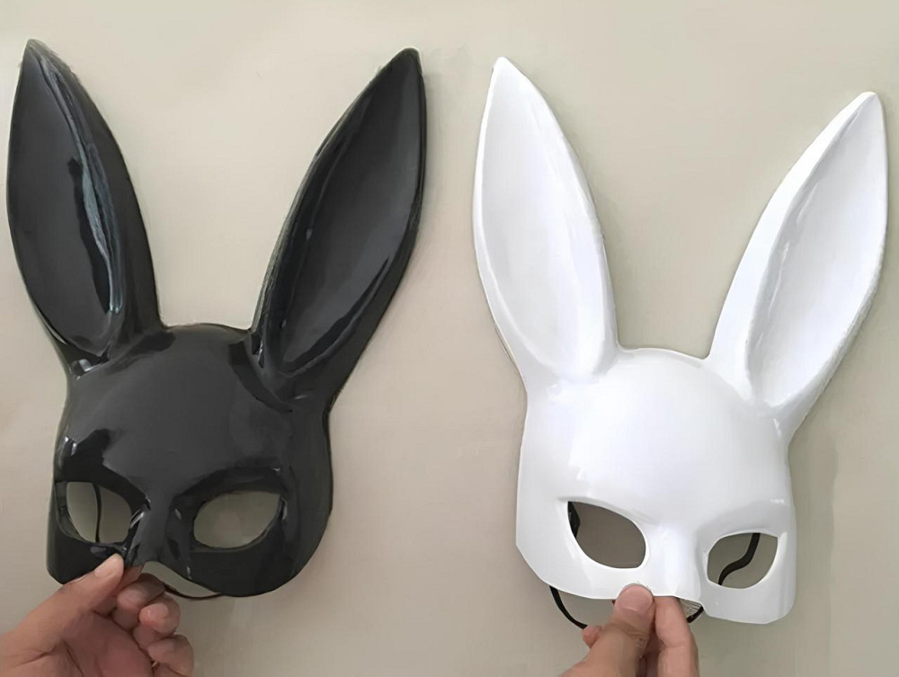 Маска кролика PlayBoy RESTEQ 36 см — черная глянцевая костюмная маска для вечеринок, косплея и Хэллоуина Киев - изображение 6