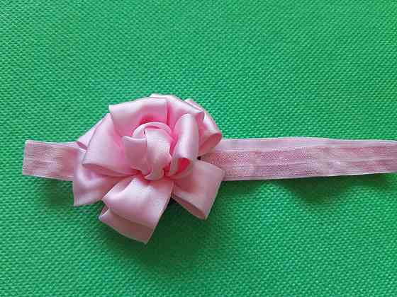 Пов'язка для дитини світло-рожева квітка 7см, розмір універсальний (на резинці) Київ