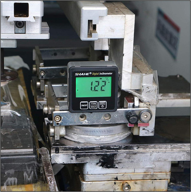 Електронний магнітний угломір з цифровим рівнем Київ - фото 3