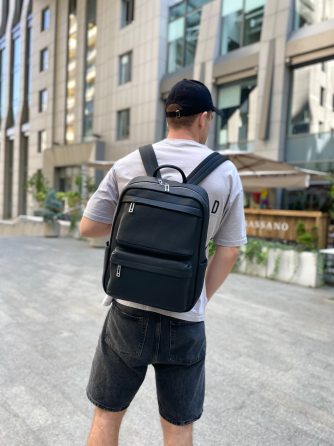 Чоловічий рюкзак для ноутбука та поїздок з натуральної шкіри 40х30х16, сумка наплічна Tiding Bag, чорна Київ