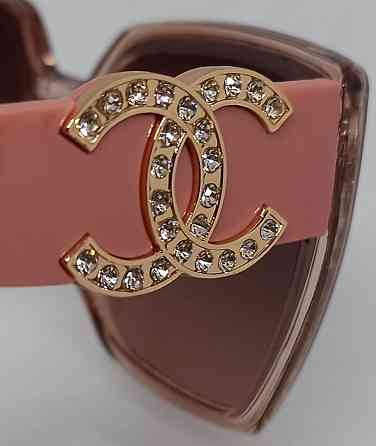 Жіночі брендові окуляри коричневий градієнт логотип із камінчиками. Київ