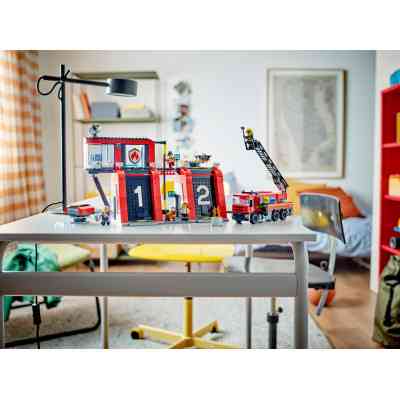 Конструктор LEGO City Пожарное депо с пожарной машиной 843 деталей (60414) Винница