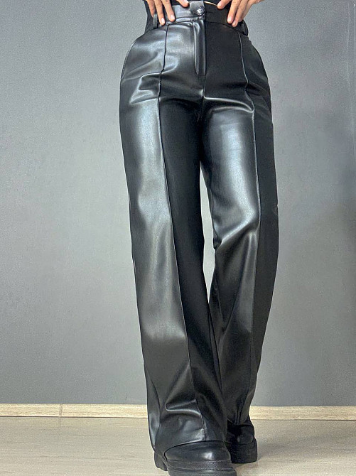 Брюки жіночі Gritana 201 з екошкіри прямі зі стрілкою чорні, чорний, M Київ - фото 1