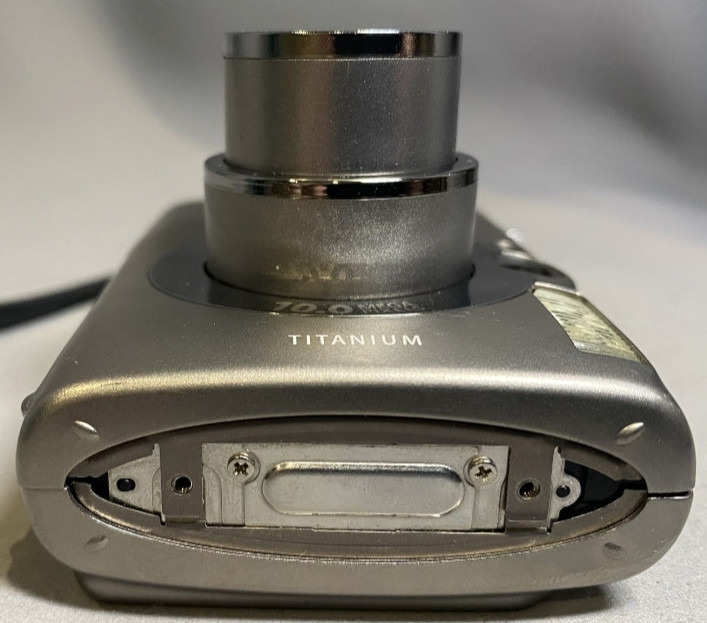 Цифровий фотоапарат Canon IXUS 900 Ti Киев - изображение 5