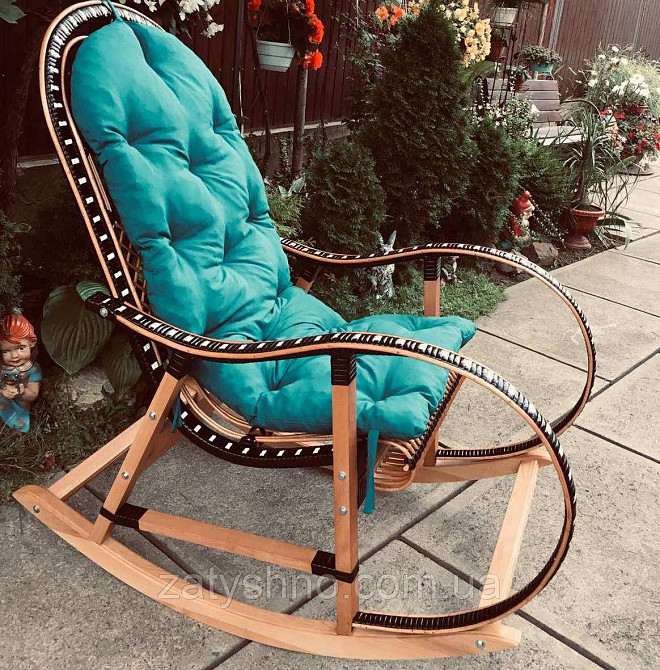 Кресло качалка с накидкой голубой | кресло-качалка плетеная на подарок | кресло качалка  с ротанга Киев - изображение 3