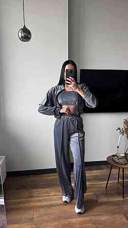 Женский плюшевый костюм тройка: кофта топ и штаны велюр Графит, 42/44 Одесса