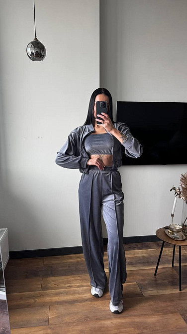 Женский плюшевый костюм тройка: кофта топ и штаны велюр Графит, 42/44 Одесса - изображение 6