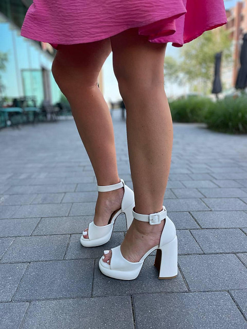 Meideli Модні жіночі босоніжки літні білі на товстому каблуці з відкритим носком з еко-шкіри ME Коломыя - изображение 4