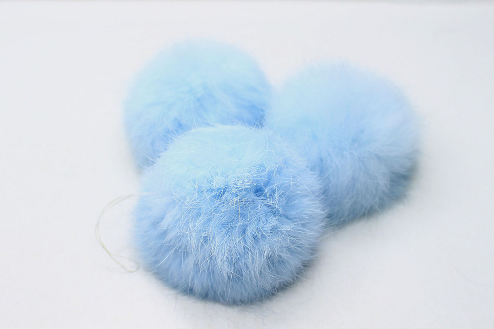Помпони з натурального хутра кролика на нитці 6-7 см Блакитний Харків - фото 1