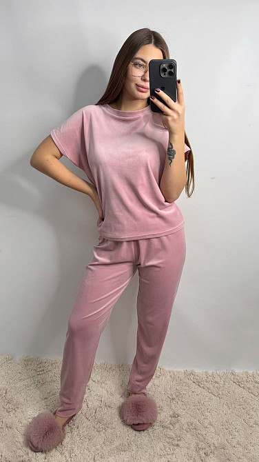 Піжама-комплект (футболка+шорти+штани) з плюшевого велюру Пудровий S Харків - фото 1
