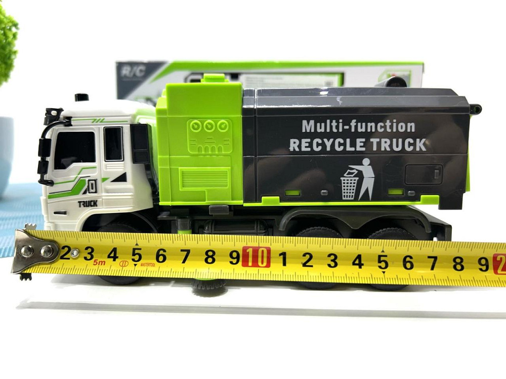 Машина сміттєвоз на радіокеруванні світло рухомі деталі на батарейках 20 см Зелена (999-699) Чернігів - фото 4
