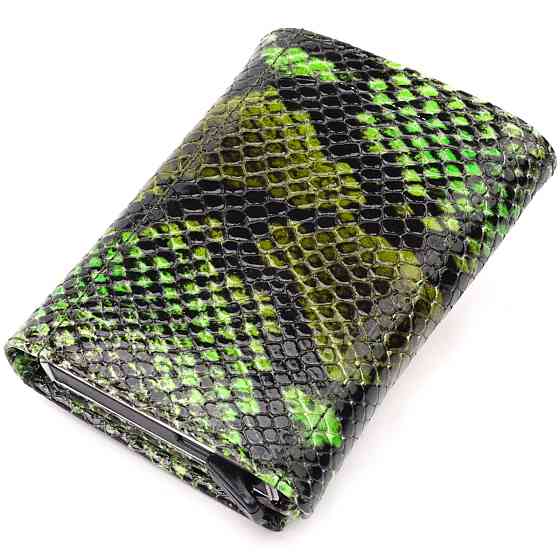 Лакована візитниця з натуральної фактурної шкіри під змію KARYA 20987 Зелений Київ