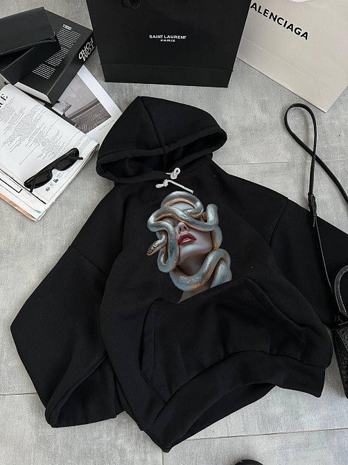 Женская трендовая худи с символом мудрости из качественной тринитки на флисе Одесса - изображение 4