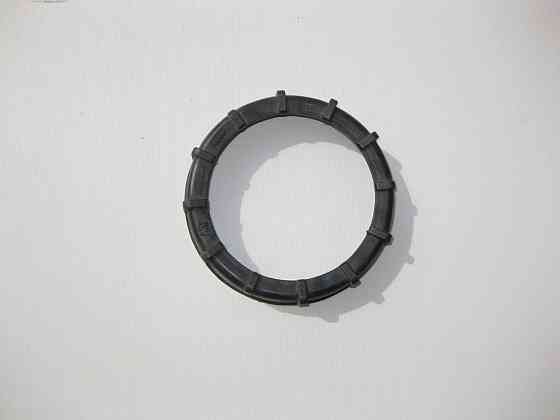 VAG  321201375A Гайка пластикова до насосного блоку на паливному баку VW Skoda Audi Seat Одеса