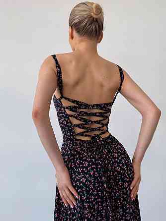 Жіноча романтична максі сукня на бретелях з розрізом штапель Одеса