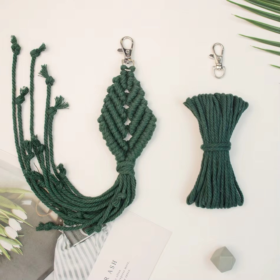 Набор макраме ручного вязания и для рукоделия брелока 