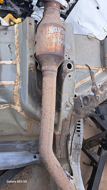 Середня частина вихлопної системи з каталізатором на Hyundai Santa Fe 2012–2018 Київ - фото 1