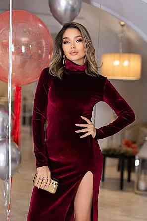 Женское романтичное праздничное платье макси из мягкой ткани бархат смарагдовий Одесса