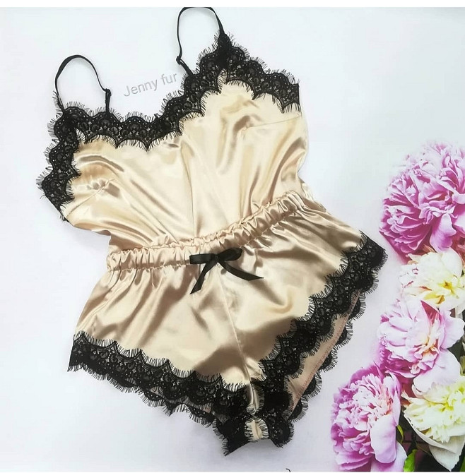 Піжама жіноча атласна з мереживом майка + шорти Бежевий S Харків - фото 6