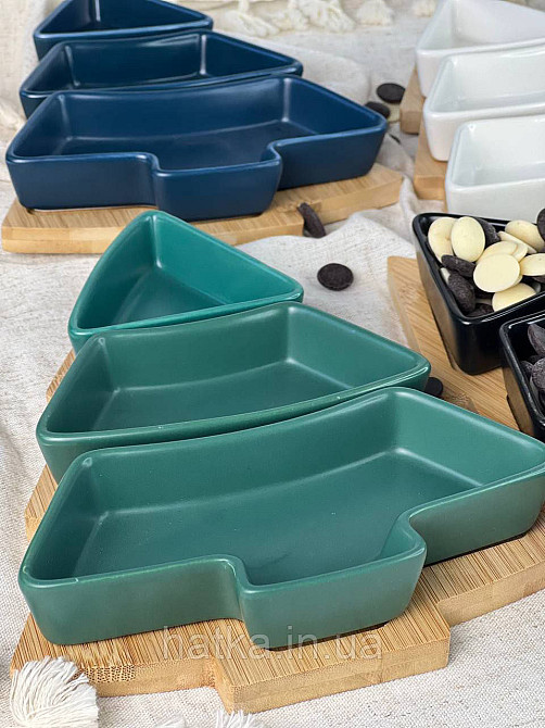 Тарілка менажниця новорічна "Синя Ялинка" кераміка 26*15*h5 см бамбукова підставка 8030-354 Київ - фото 6