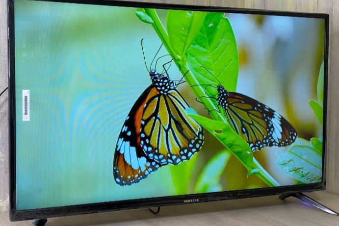 Телевізор: 45" Samsung 4K Smart TV, Wi-Fi, Голосове керування. Харків - фото 3