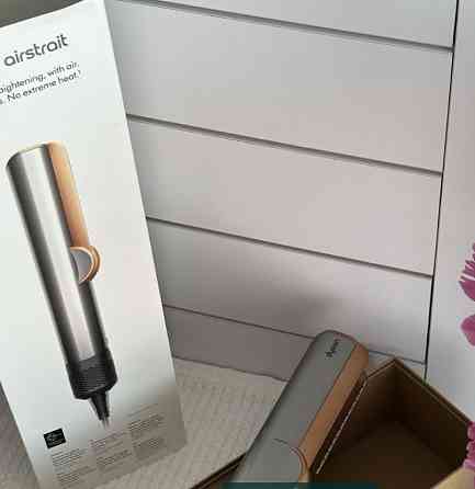 Фен - выпрямитель Dyson Airstrait. Киев