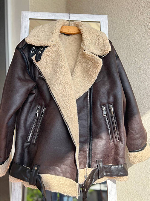 Дублянка жіноча Aftf Basic 264 подовжена оверсайз хутро пілот блискавки з ременем коричнева, коричневий, S Київ - фото 5