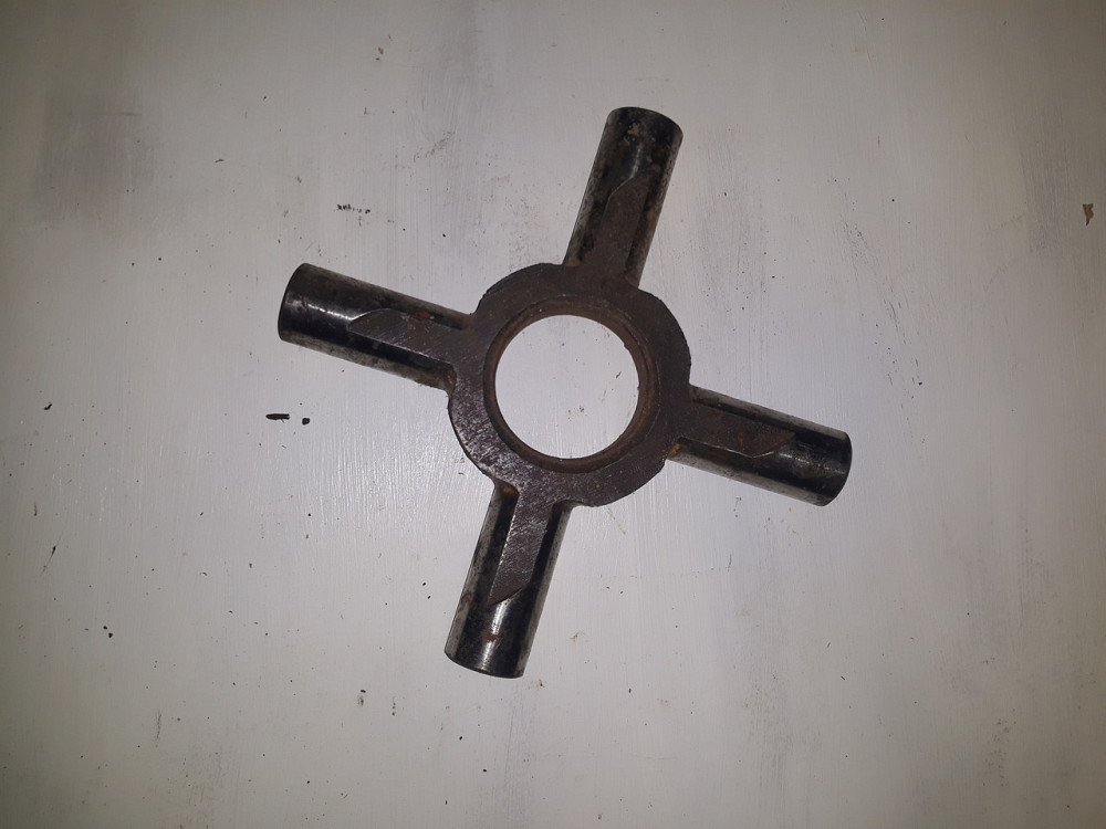 Крестовина дифференциала редуктора ЗИЛ 133 ГЯ. 130Г 2403060. Харьков - изображение 1