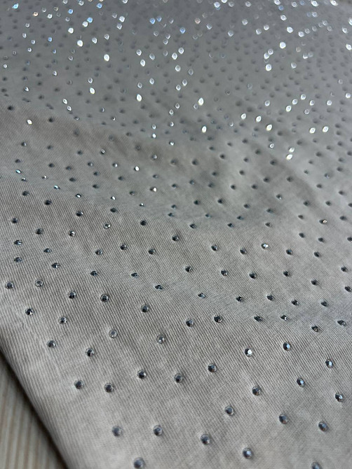 Футболка жіноча YUJIE YISHANG 8532 варена тай дай з камінцями оверсайз бежева, бежевий, one size Одеса - фото 3