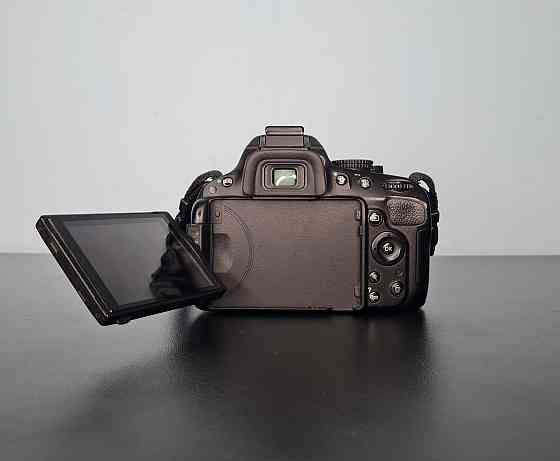 Дзеркальний фотоапарат Nikon D5100 + kit об'єктив 18-55 мм Клевань
