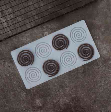 Форма для шоколада выхревая 224 на 115 мм серый Киев