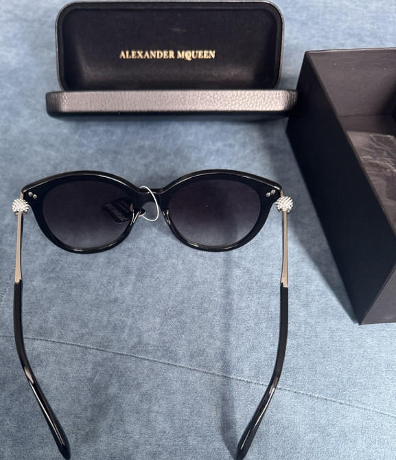 Солцнезащитные очки  Alexander Mcqueen Iconic. Киев - изображение 3