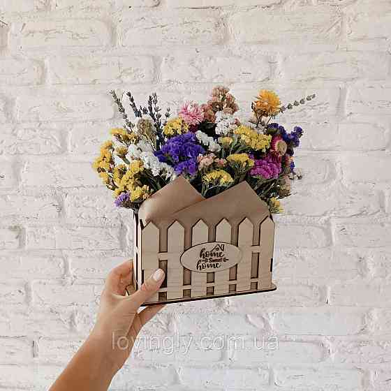 Композиция из сухоцветов в кашпо 