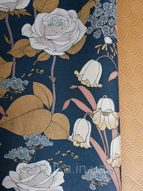 Шпалери вінілові Lutece Melody 51197011 квіти листя жовті білі бежеві на темно-синьому тлі Київ - фото 3