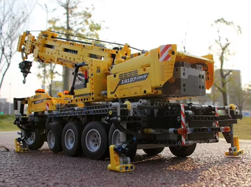 Конструктор детский подъёмный кран на дистанционном управлении 2590 детали Каменец-Подольский - изображение 10