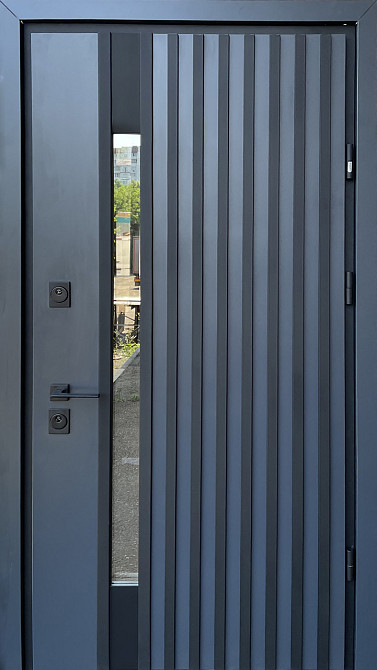 Вхідні металеві двері Страж Rio-S Loft 970х2050 мм антрацит/білий атлас Ліві Київ - фото 1